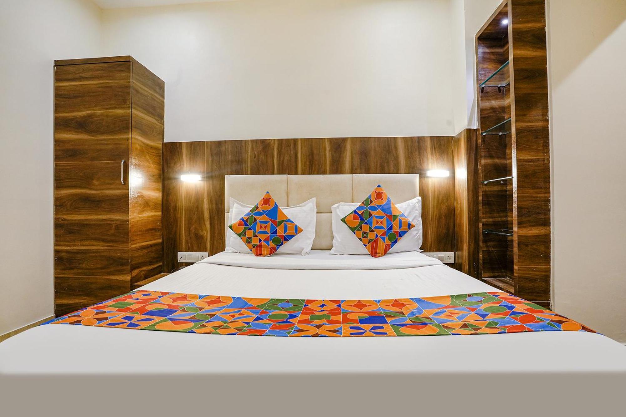 Via Abad Inn - Mumbai — Photos 3